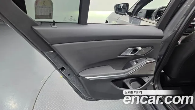 BMW 3-Series 3 серия (G20) 320i M Sport — Фото автомобиля 23