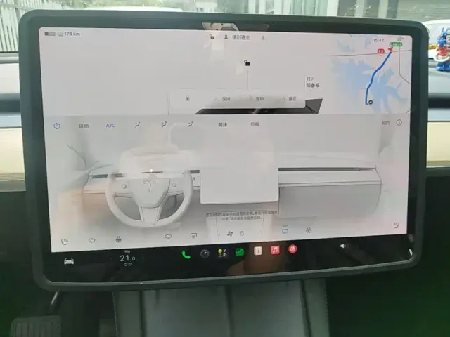 Tesla Model Y — Фото автомобиля 8