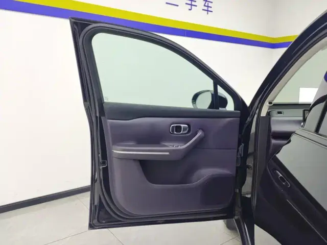 Leapmotor C10 — Фото автомобиля 7