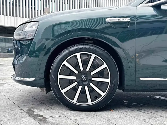 Aito M9 — Фото автомобиля 5