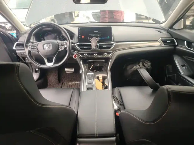 Honda Accord — Фото автомобиля 6