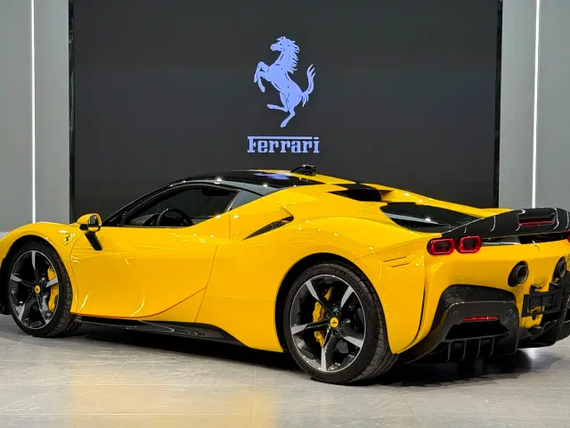 Ferrari SF90 — Фото автомобиля 3