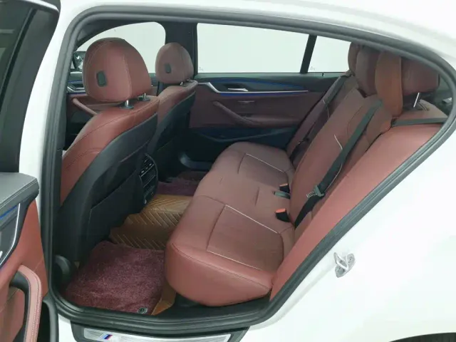 BMW 5 Series — Фото автомобиля 15