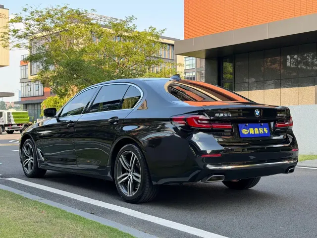 BMW 5 Series — Фото автомобиля 4