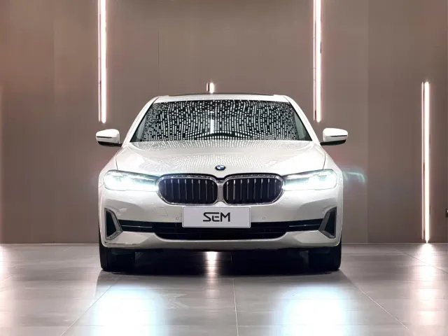 BMW 5 Series — Фото автомобиля 2