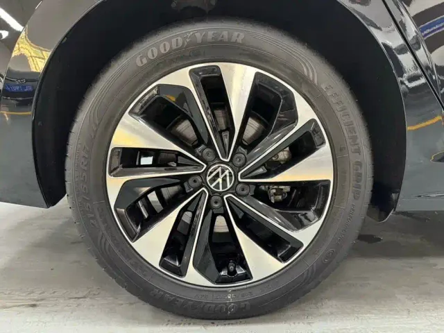 Volkswagen Passat — Фото автомобиля 19