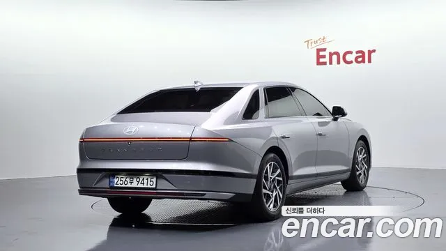 Hyundai Grandeur GN7 — Фото автомобиля 2