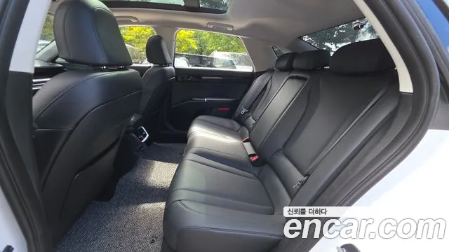 Hyundai Grandeur Grandeur (GN7) 2.5 Бензин 2WD — Фото автомобиля 11