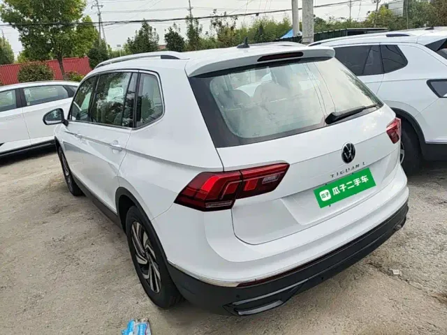 Volkswagen Tiguan L — Фото автомобиля 4