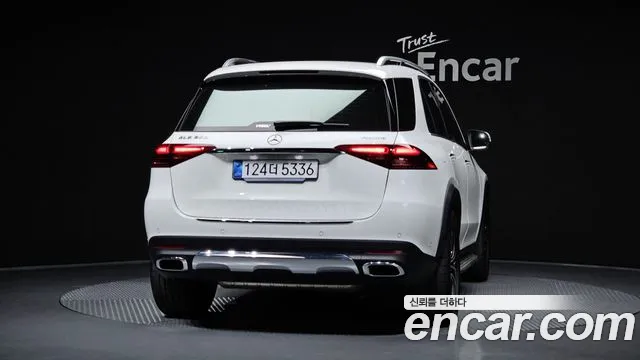 Mercedes-Benz GLE-Class — Фото автомобиля 3