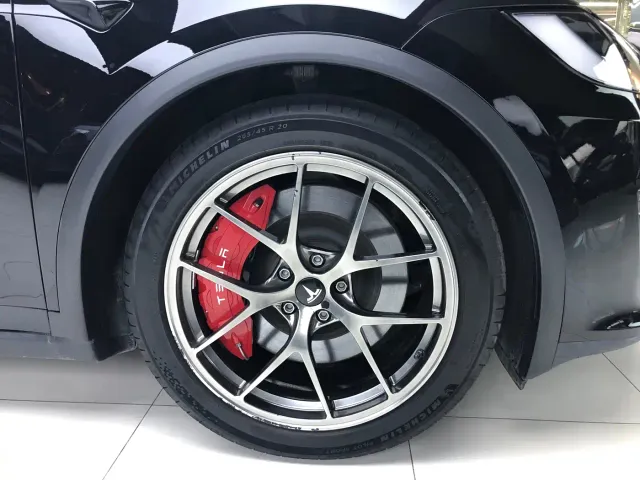 Tesla Model X — Фото автомобиля 4