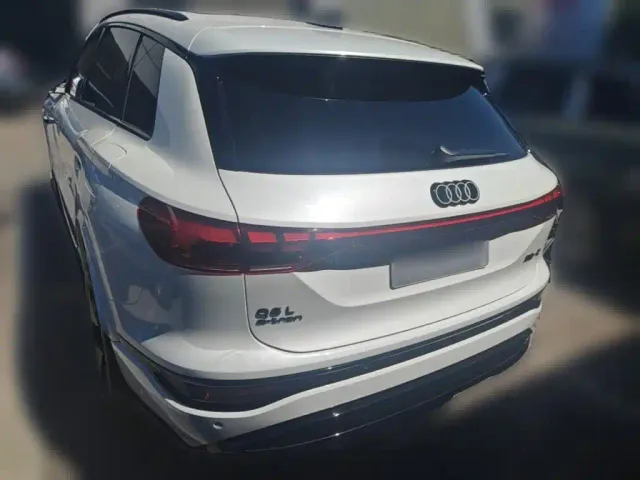 Audi Q6L e-tron — Фото автомобиля 7