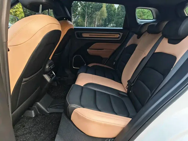 Geely ICON — Фото автомобиля 10