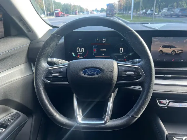Ford Lingrui — Фото автомобиля 5
