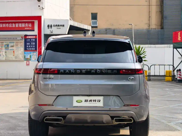 Land Rover Range Rover Sport — Фото автомобиля 10