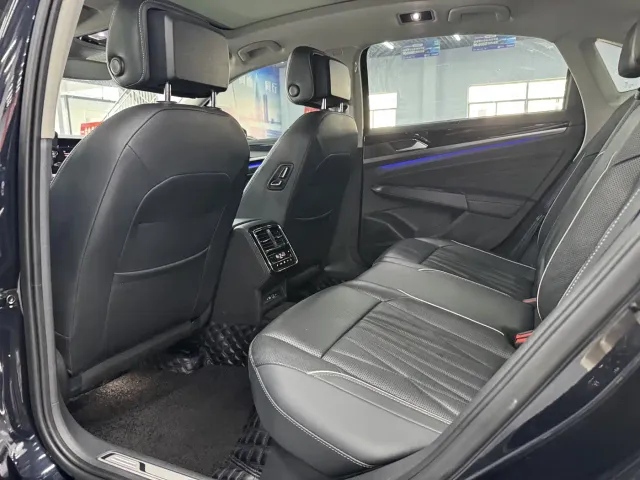 Volkswagen Passat — Фото автомобиля 5