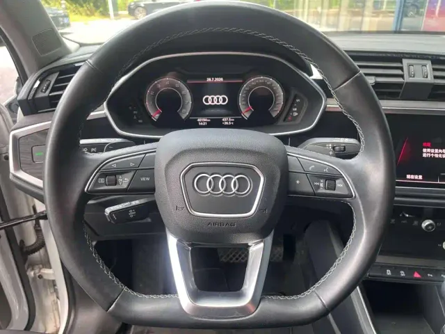 Audi Q3 — Фото автомобиля 11