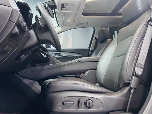 Buick Enclave — Фото автомобиля 8