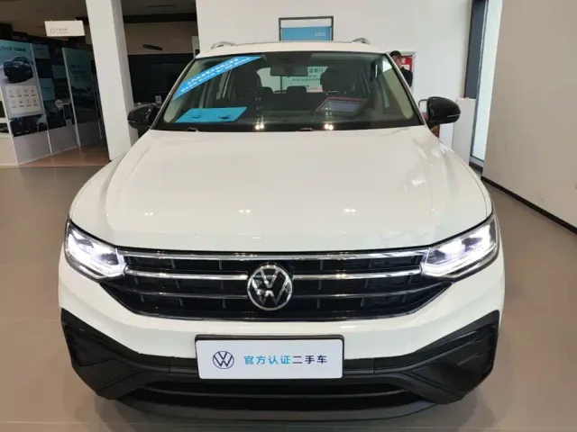 Volkswagen Tiguan L — Фото автомобиля 2