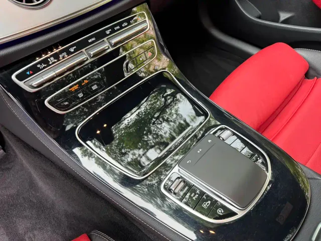 Mercedes-Benz E-Class — Фото автомобиля 7