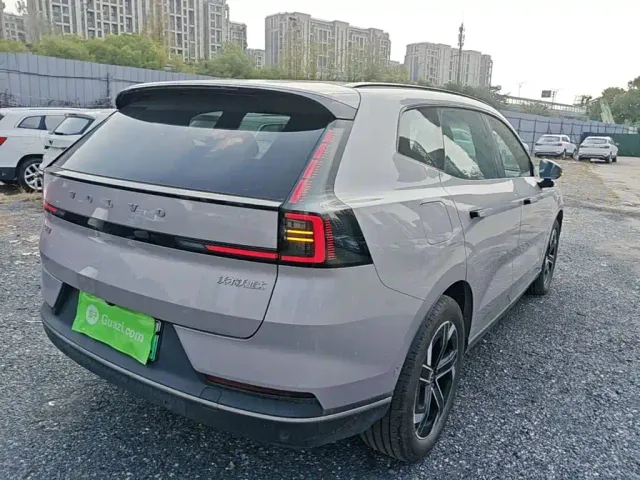 Volvo XC70 Plug-in Hybrid — Фото автомобиля 6