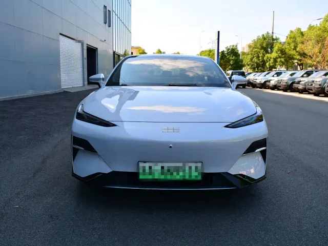 Geely Galaxy E8 — Фото автомобиля 2