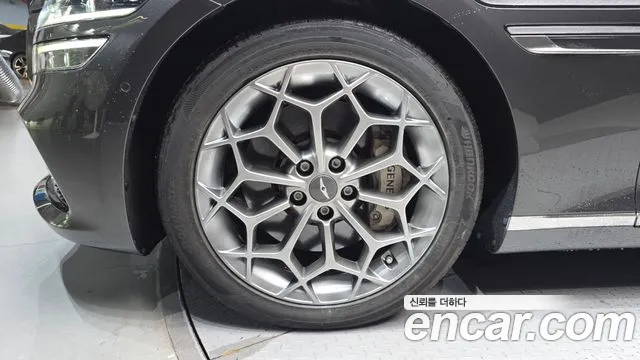 Genesis G80 Бензин 2.5 турбо AWD — Фото автомобиля 3