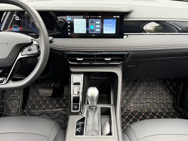 Roewe i5 — Фото автомобиля 14