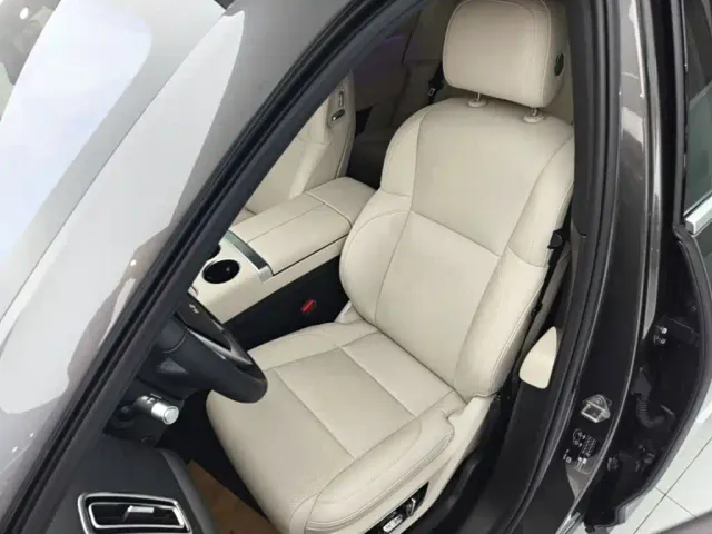 Li Auto L7 — Фото автомобиля 14
