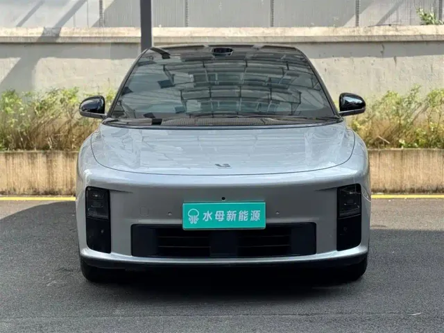 Li Auto i6 — Фото автомобиля 2