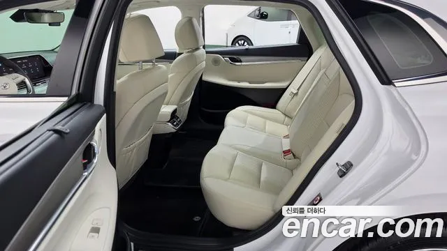 Hyundai Grandeur New — Фото автомобиля 11
