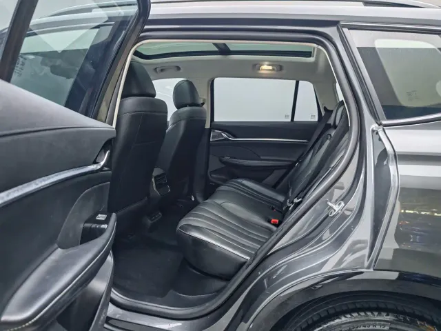 Roewe RX5 Max — Фото автомобиля 17
