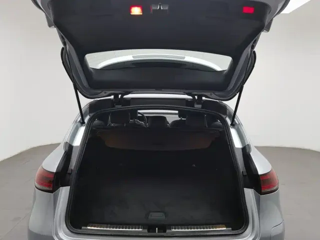 Mercedes-Benz EQC — Фото автомобиля 16