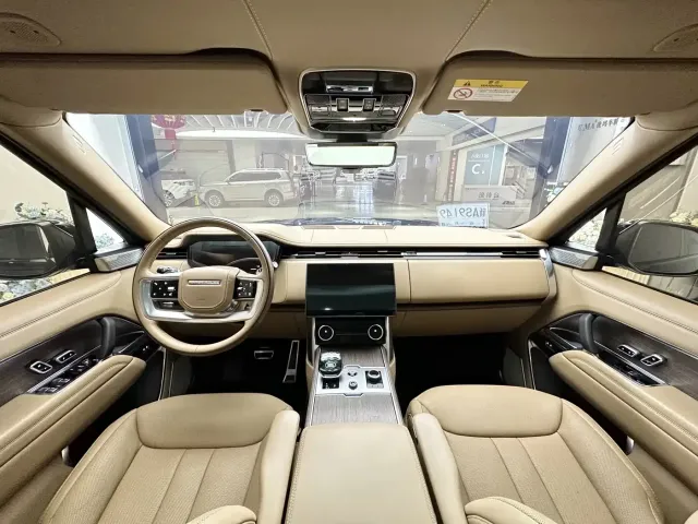 Land Rover Range Rover 2025 3.0 L6 400PS Flourishing Era Extended Wheelbase — Фото автомобиля 11