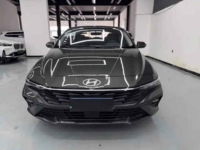 Hyundai Elantra — Фото автомобиля 2