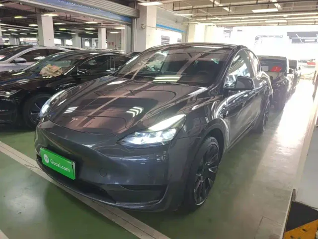 Фотография автомобиля — Tesla Model Y