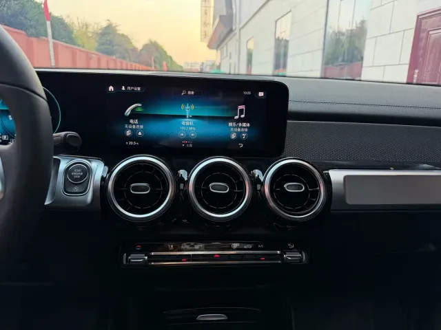 Mercedes-Benz GLB-Class — Фото автомобиля 10