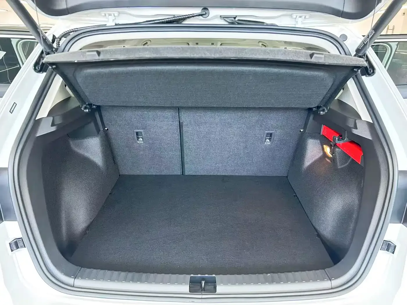 Volkswagen Tharu 2024 300TSI 2WD Full Moon Edition — Фото автомобиля 19