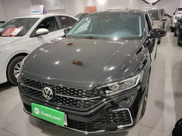 Volkswagen Passat — Фото автомобиля 2