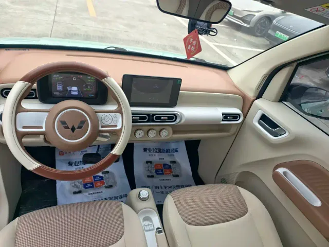 Wuling Hongguang Mini EV — Фото автомобиля 6