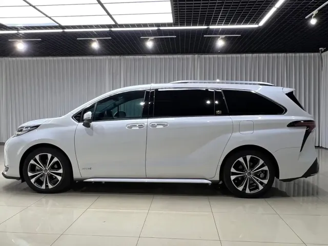 Toyota Granvia — Фото автомобиля 3