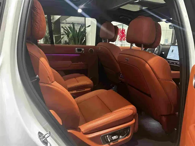 Li Auto L9 — Фото автомобиля 15