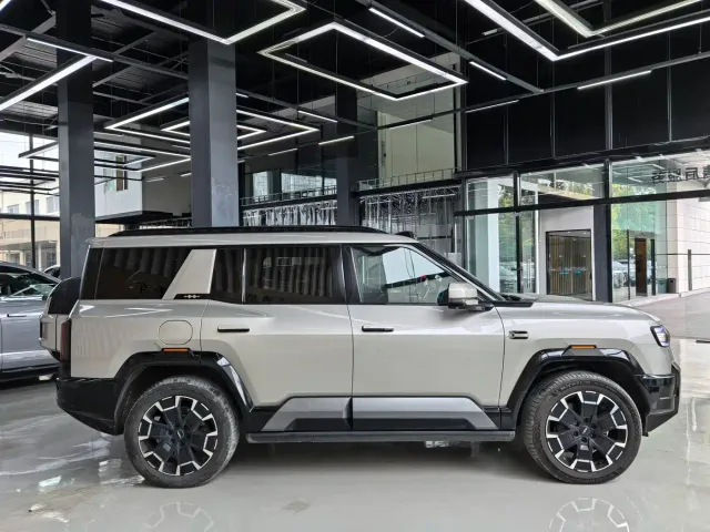 BYD FangChengBao Leopard 8 — Фото автомобиля 16