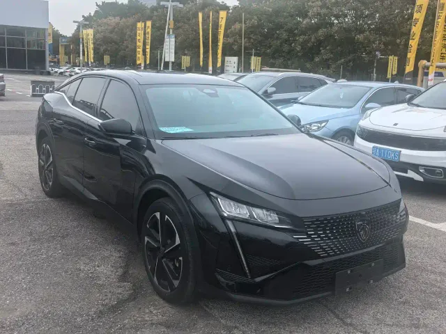 Peugeot 408X — Фото автомобиля 2