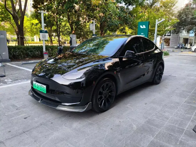 Фотография автомобиля — Tesla Model Y