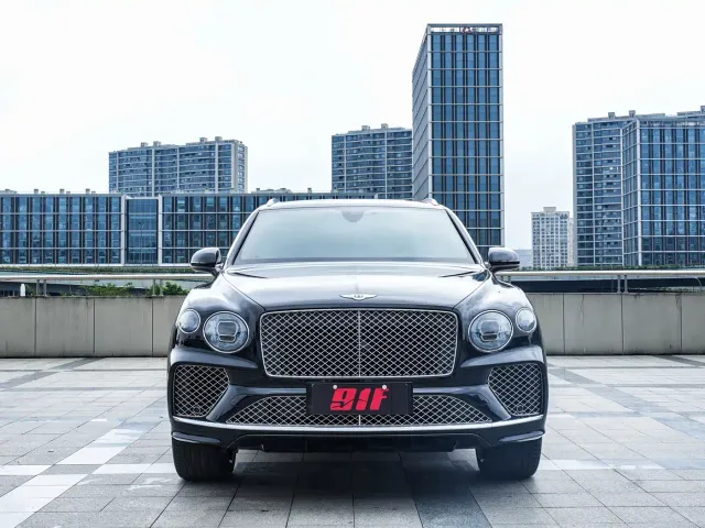 Bentley Bentayga — Фото автомобиля 3