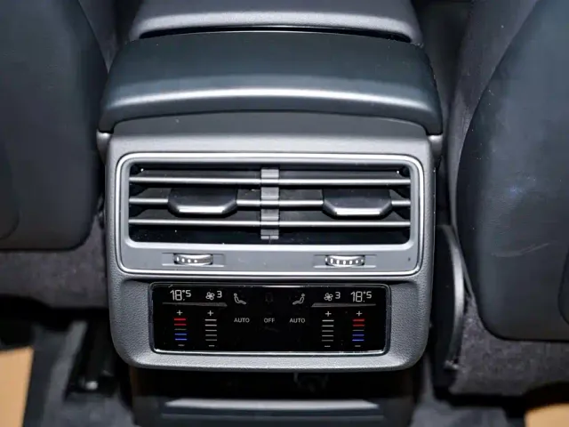 Audi Q7 — Фото автомобиля 23