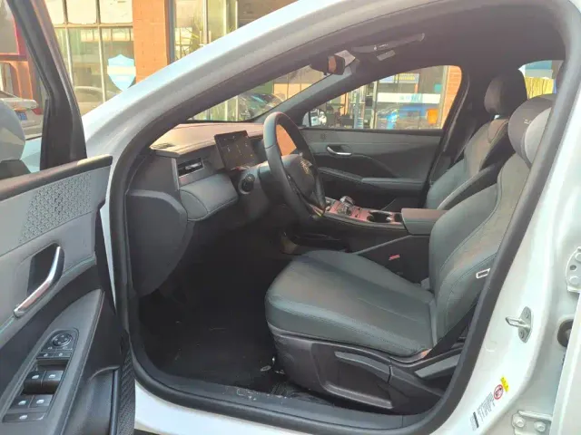BYD Qin PLUS — Фото автомобиля 8