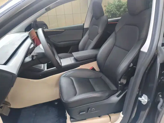 Tesla Model Y — Фото автомобиля 14