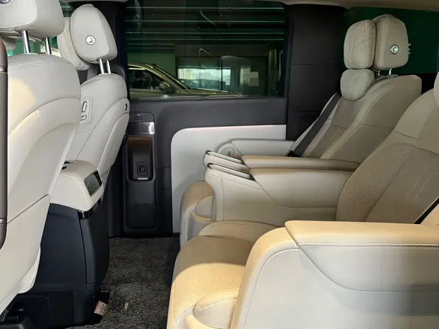 Li Auto MEGA — Фото автомобиля 8